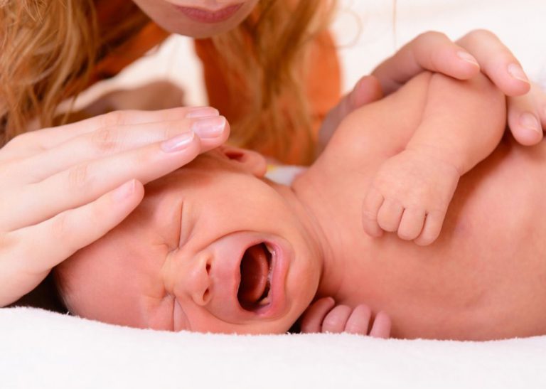 Colic baby symptoms and tips for parents